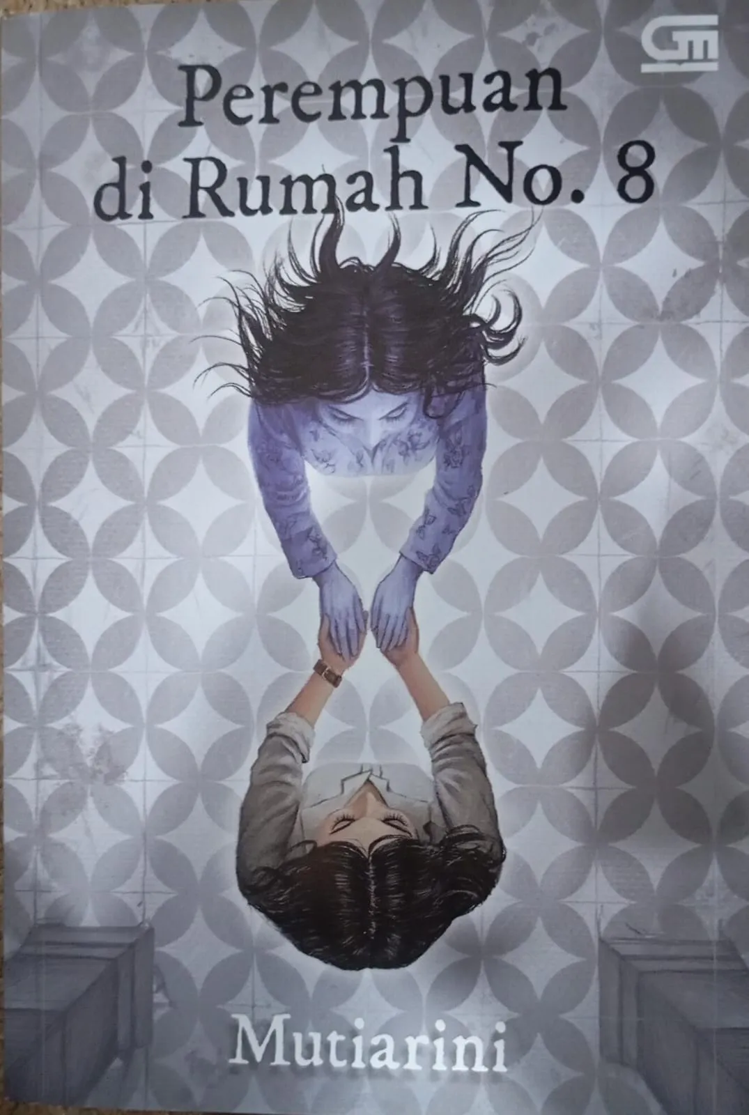 Cover PEREMPUAN DI RUMAH NO. 8