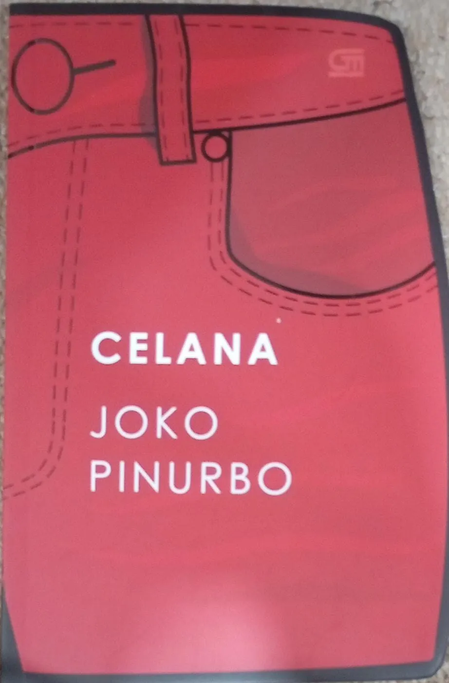 Cover CELANA
