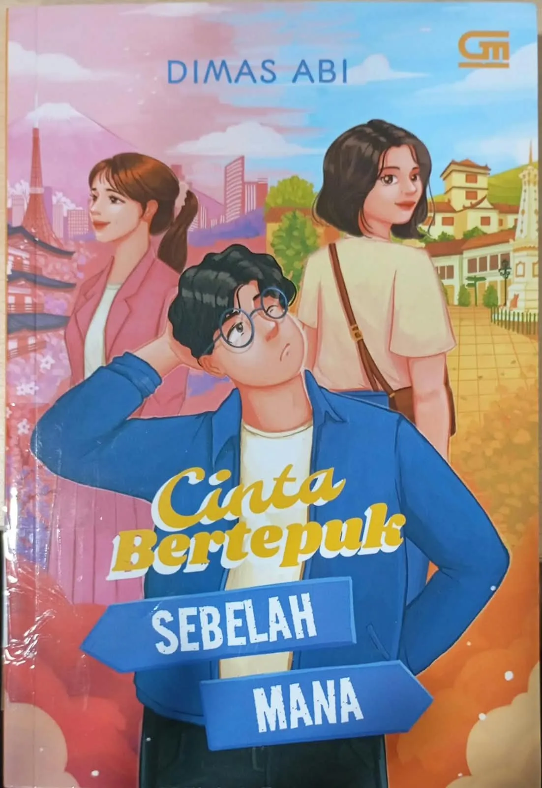 Cover CINTA BERTEPUK SEBELAH MANA