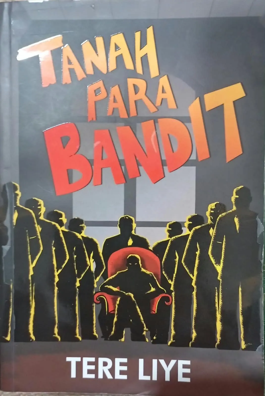 Cover TANAH PARA BANDIT